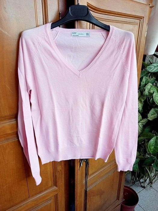 Women's Pink V-Neck T-Shirt, Size M