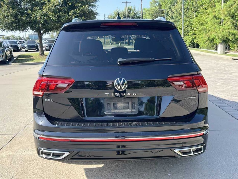 Volkswagen Tiguan SEL R-Line 4Motion      2024