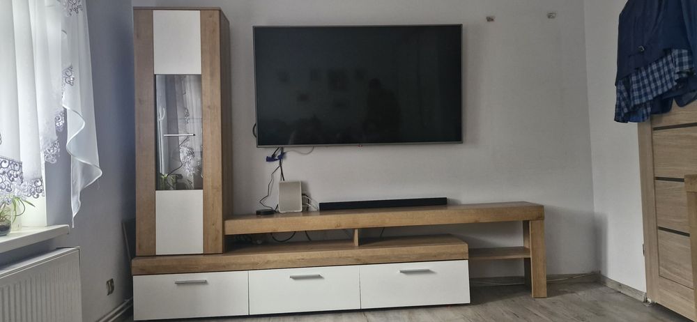 Mebloscianka z komodą