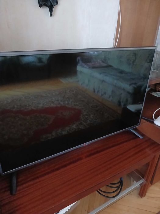 телевизор LG  42 дюйма  на ремонт или запчасти