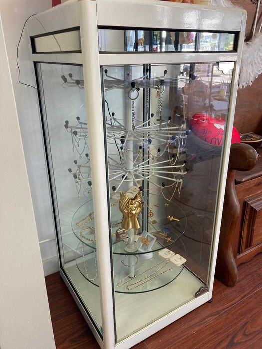 Vitrine em vidro rotativa com luz