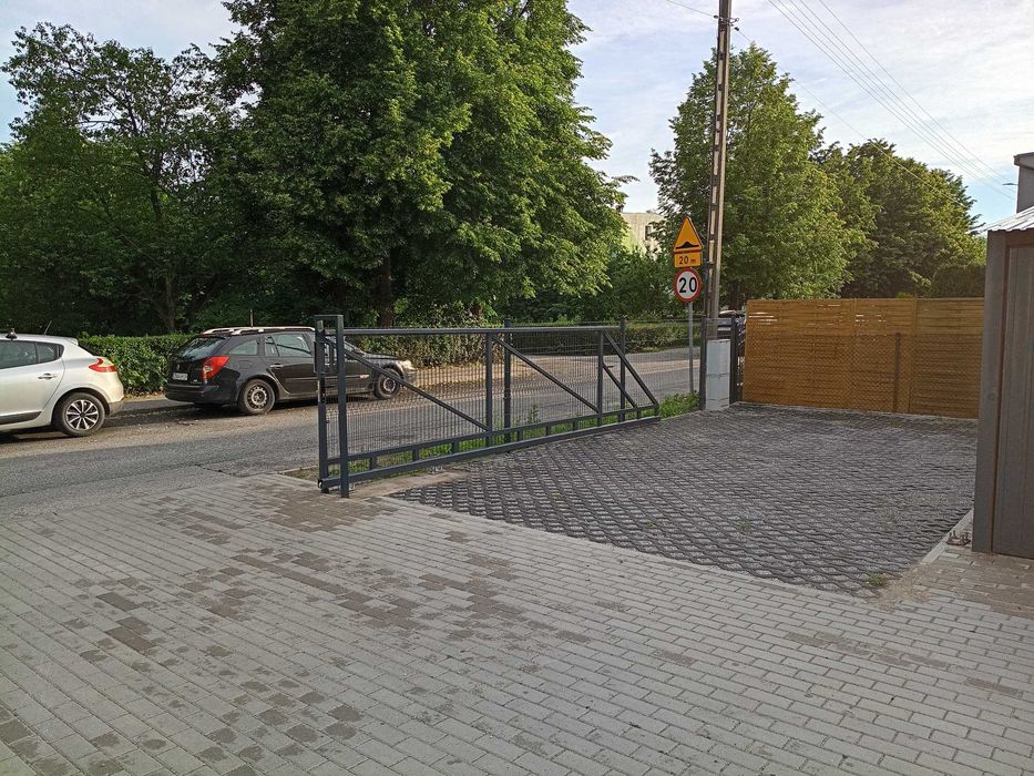Garaż 20m w Żninie - bloki