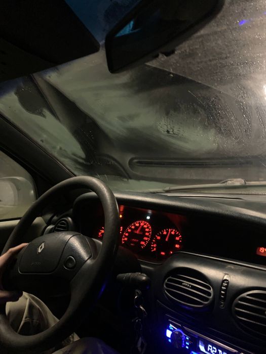 Срочно Renault megane 1.6