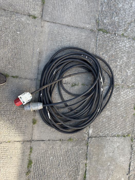 Przedłużacz/kabel siłowy, czterożyłowy 30 metró