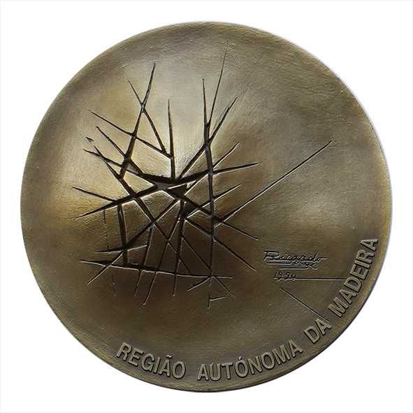 M 14 Medalha de  efeméride politica .25 de Abril