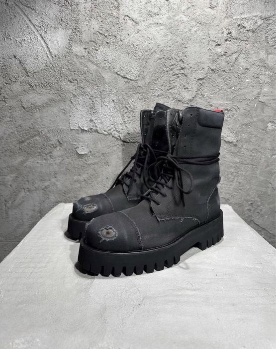 Strike boots 424