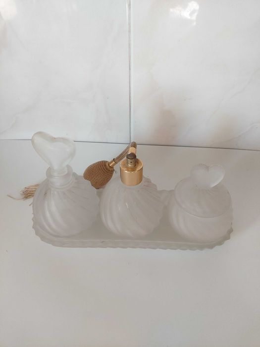 Conjunto de 3 recipientes de perfume