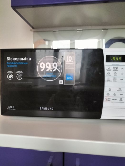 Продам микроволновку Самсунг