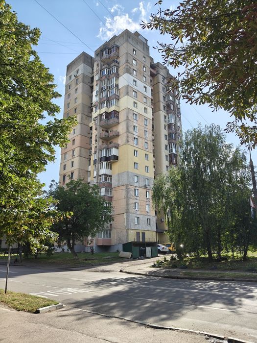 Продаж 4х кімнатної квартири