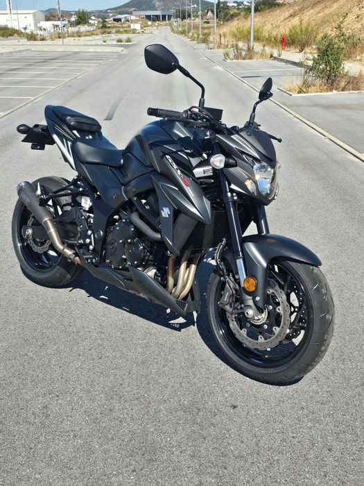 Suzuki GSX  750 S