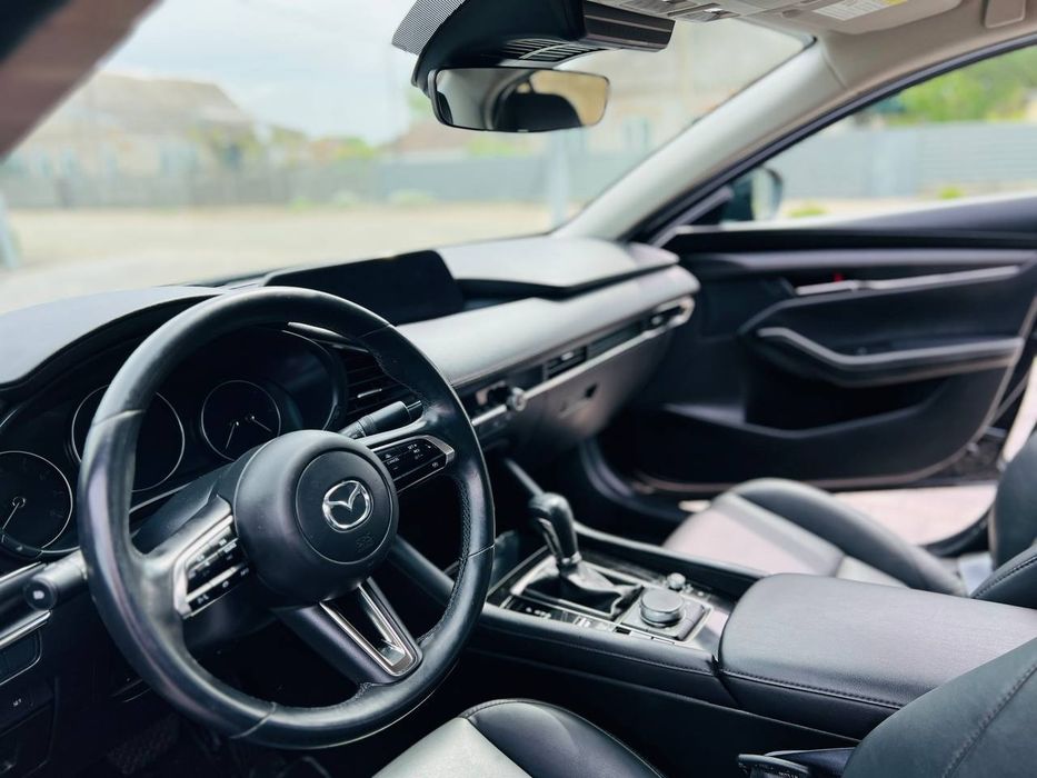 Автомобіль Mazda 3 bp 2024