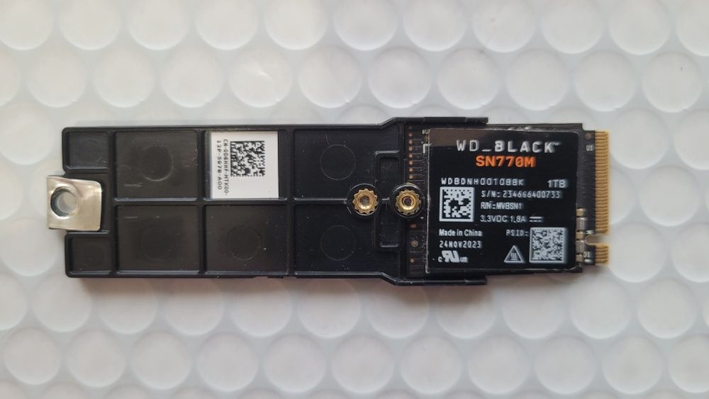 Steam Deck LCD SSD 480GB (アクセサリー付き) Steam Deck LCD SSD 480GB (アクセサリー付き) 【公式通販】