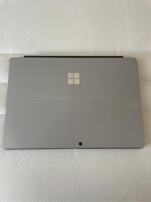 Microsoft Surface Pro 4 + Teclado Novo - Estimado
