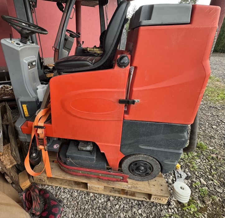 Szorowarka samojezdna HAKO SCRUBMASTER B100 R.