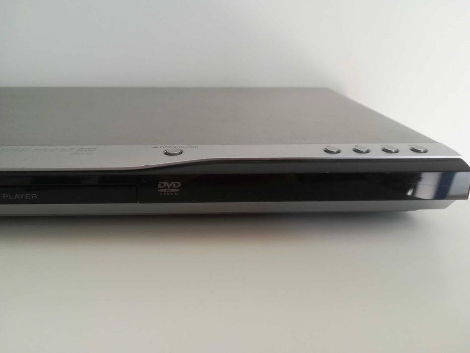 DVD Player + Microphone64737773017346124