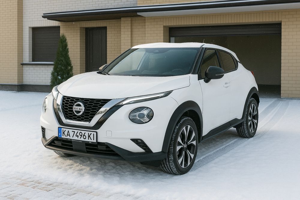 Продам автомобіль Nissan жук. В новом кузове и новым дизайном салона выглядит супер. Автомобіль куплений новим у місті Києві. Обслуговується в офіційного дилера. Стан автомобіля максимально близький до нового, дуже дбайливе використання та ставлення до авто, коли приїдете то все побачите самі, гаражне зберігання, не бита не фарбована, без сколів і подряпин. Машинка стильна сучасна, комфортна і маневрена, для міста те що треба, маленький розхід палива - 5.5 літрів по місту, високий кліренс під'їжджати до бордюрів можна сміливо, є камера заднього виду, клімат, круїз, підігрів сидінь, карплей, датчик від зіткнення. Продам в добрі руки, ціну поставили щоб продати а не торгуватися тисячами. Перекупщики проходять мимо, тільки переоформлення в МРЭО. Велика просьба автоплощадкам не турбувати. Автомобіль дивитися в Солом'янському р-н. Телефонувати з 9.00 до 22.00. Розуміючи ситуацію що зараз не кожен може спокійно пересуватися по Україні, можлива доставка у ваше місто за домовленістю.За машину будите вдячні .