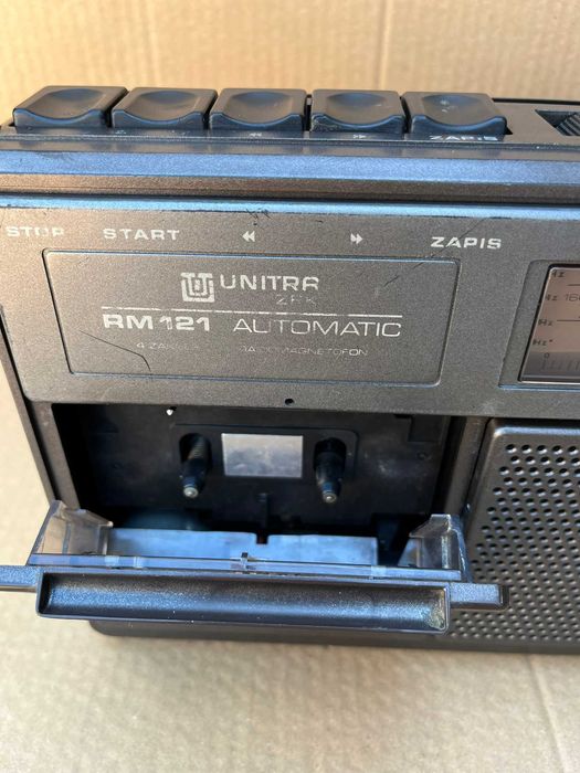 Radiomagnetofon Unitra Kasprzak RM121, przestrojony UKF, sprawny.