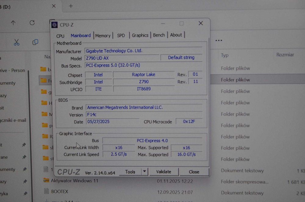 Komputer gamingowy i9 14900K  32 GB ddr5  1Tb SSD M.2  SSD 750W