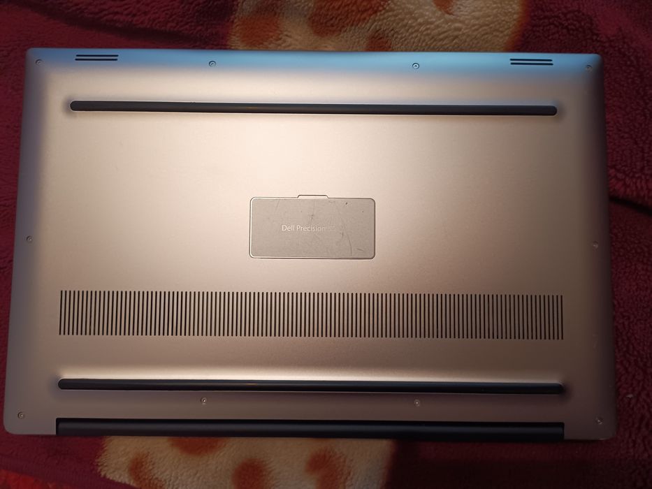 Продам ноутбук DEL PRECISION 5510 15.6"i7-6820 HQ,Hvidia 2GB,16GB