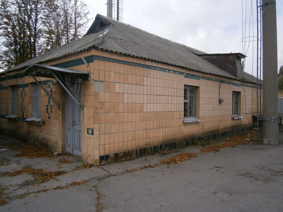 Великий виробничо-складський комплекс (АТП) 2014,5 м² з комунікаціями, ділянка 1,3 га, с-ще Козельщина