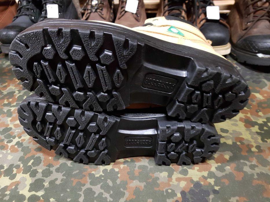 Buty robocze AGGRESSOR rozm 42 wkł 28 cm