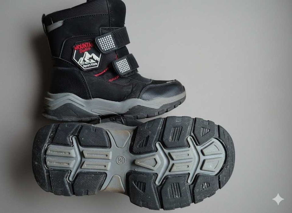 Продам ботинки зимние детские