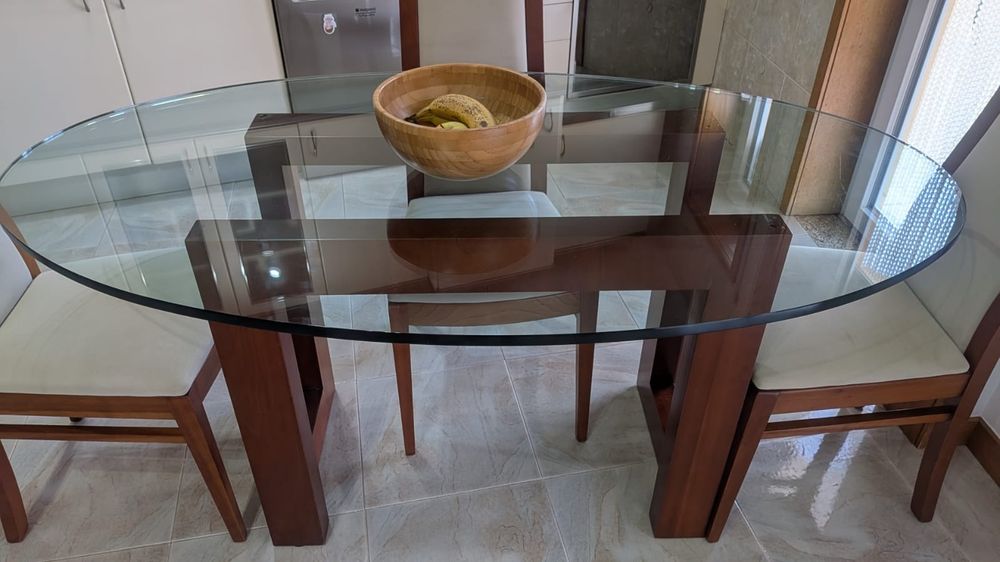 Conjunto mesa e 4 cadeiras