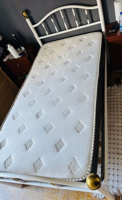 Vendo Cama + colchão