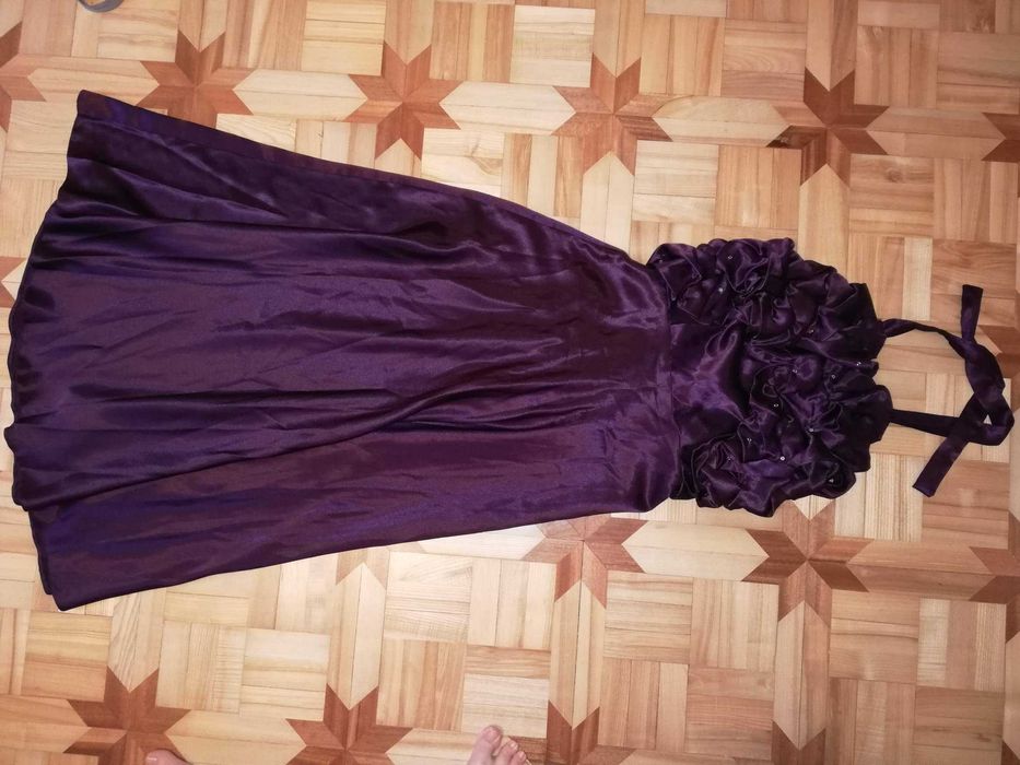 Długa suknia wieczorowa