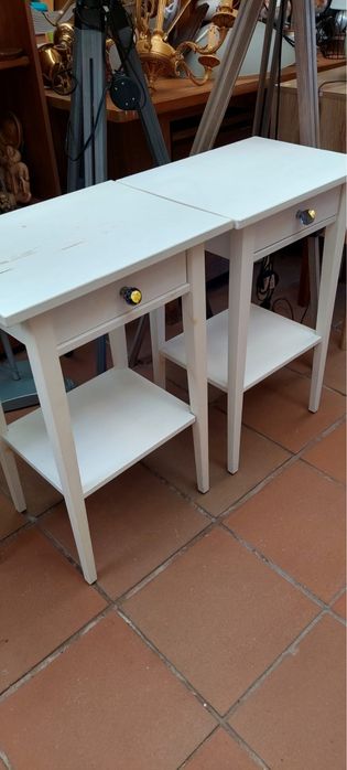 Conjunto de mesinhas de cabeceira