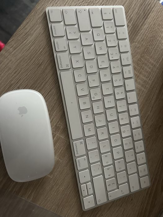 iMac (21.5-inch, Late 2015)