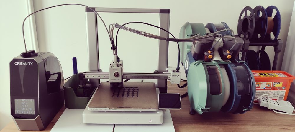 Продам 3D-принтер Bambu Lab A1 Combo (AMS