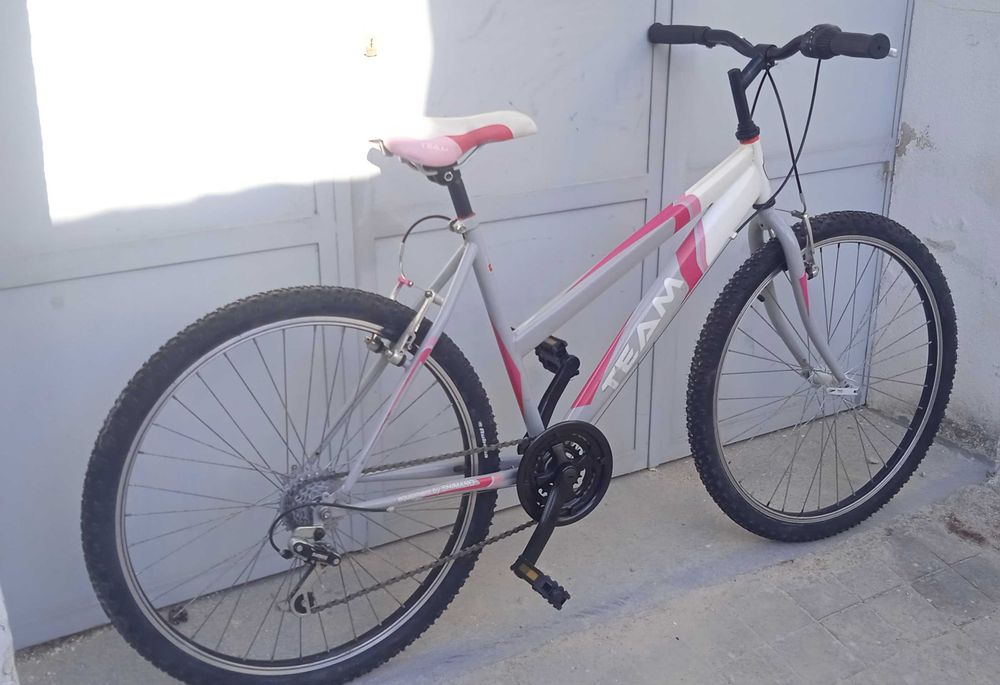 Bicicleta montanha roda 26 6V. Impecável