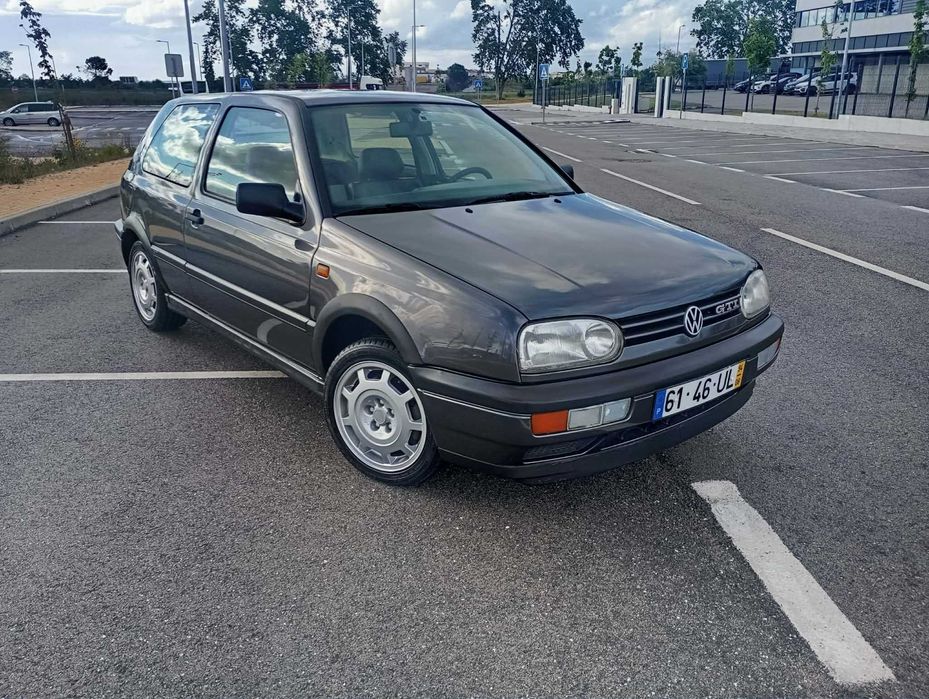 Volkswagen Golf GTI 2.0 8V