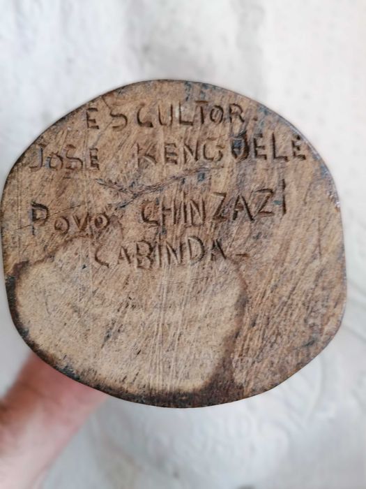 Escultura Africana em Madeira – Escultor José Kenguele (anos 60)