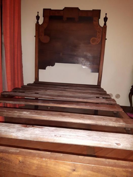 Cama Pau Santo de Solteiro