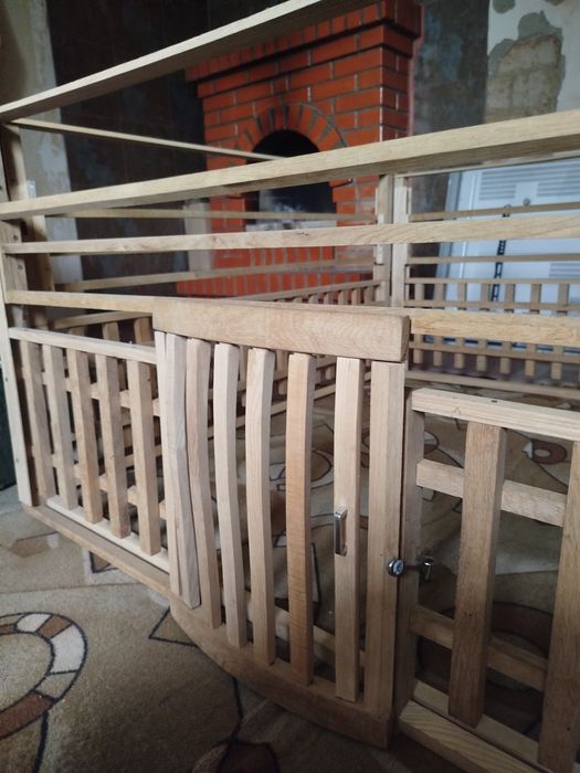 Дубовий вольєр для собаки, ручна робота