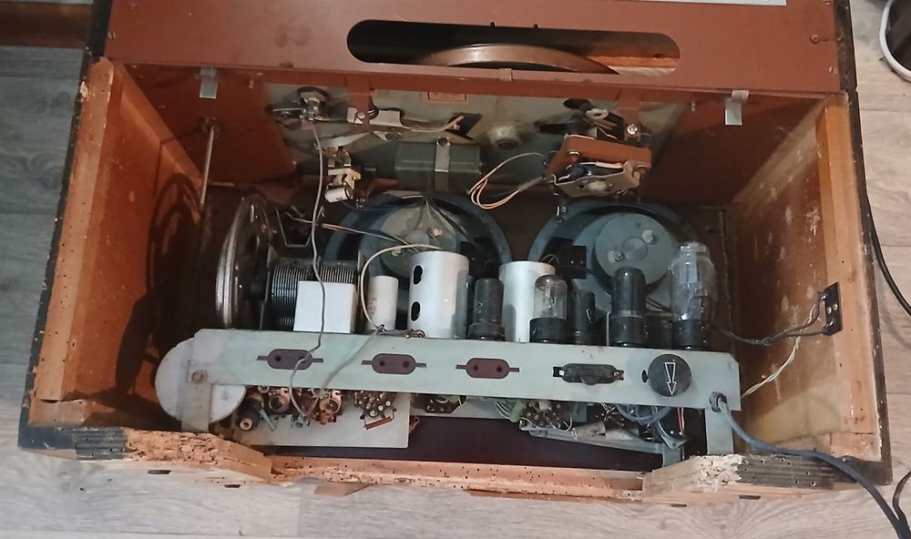 Радіола на запчастини