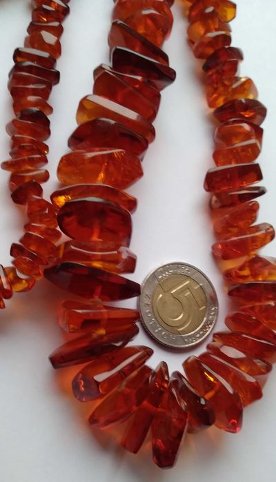 Zawieszka wisior naszyjnik świat Bursztynu antyki prl Bytom