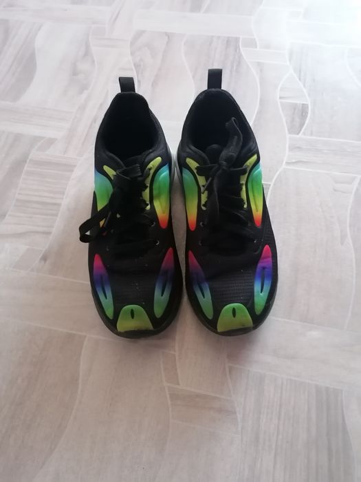 Кроссовки 36размер