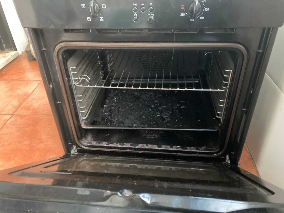 Forno avariado para peças ou conserto