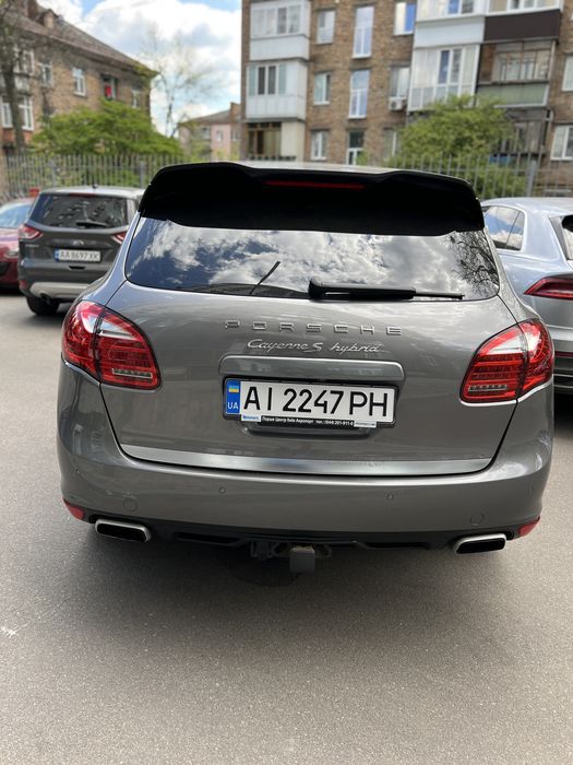Продам машину Porsche Cayenne S Hybrid