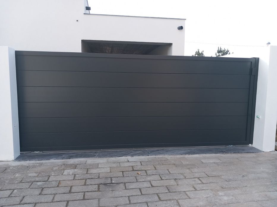 Fábrica de portões, gradeamentos, guardas de varanda em alumínio