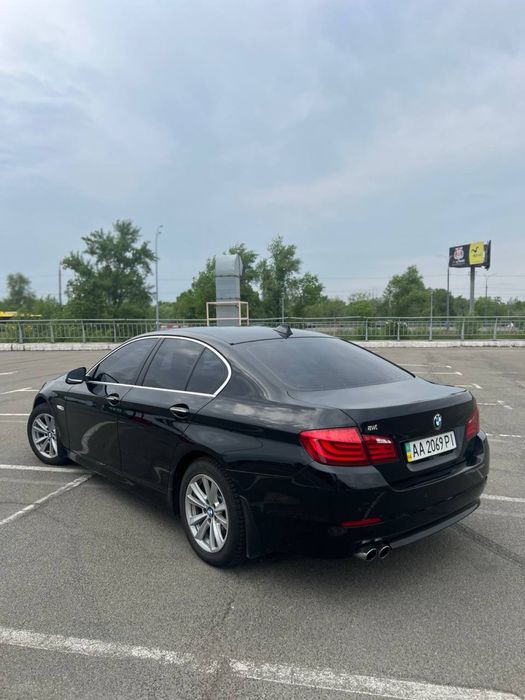 Офіційний BMW 520i