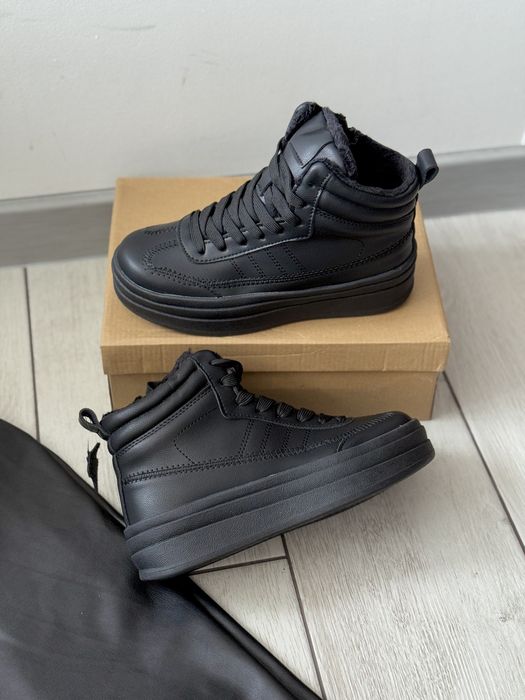 Кросівки зимові високі шкіряні