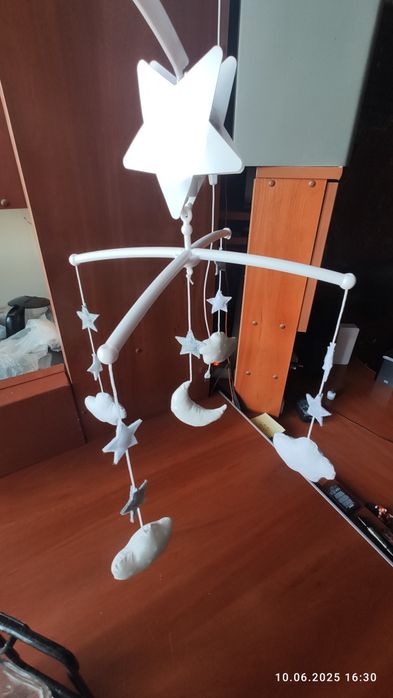 Розвиваюча підвісна іграшка для немовлят