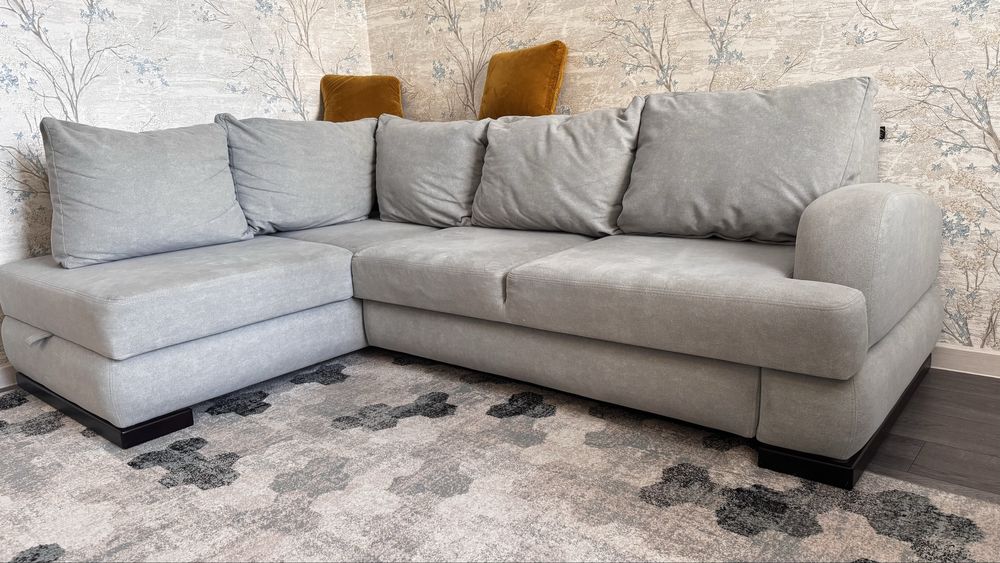 Диван кутовий з спальним місцем