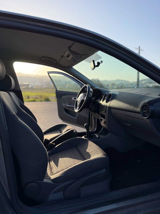 SEAT IBIZA 1.4 TDI - COMO NOVO