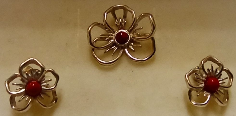 Srebrne komplet biżuterii z koralem - kwiat