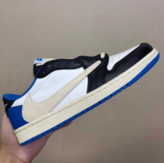Jordan 1 Retro Low OG SP Travis Scott Fragment R.43